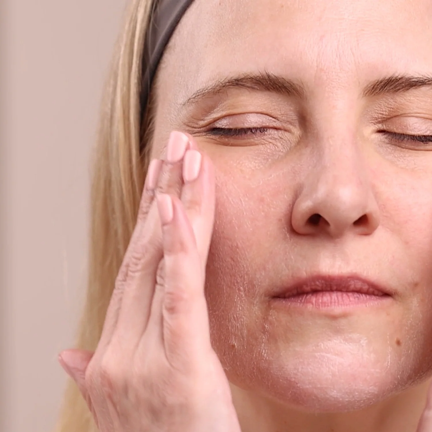 Eminence Organics Bright Skin Starter Set - Image 3