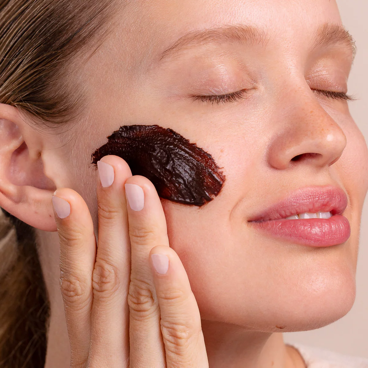 Eminence Organics Chocolate Mousse Hydration Masque - Image 3