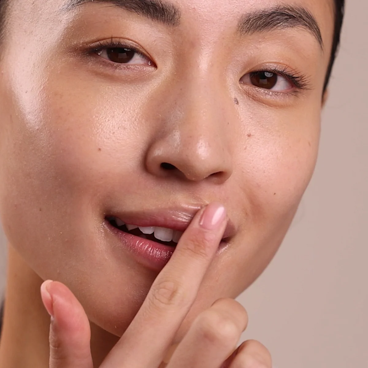 Eminence Organics Citrus Lip Balm - Image 3