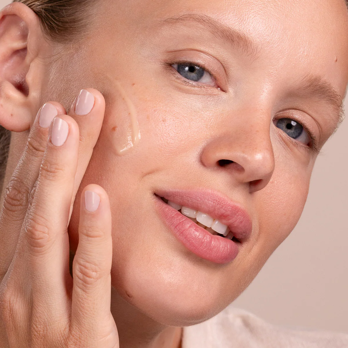 Eminence Organics Cornflower Recovery Serum - Image 3