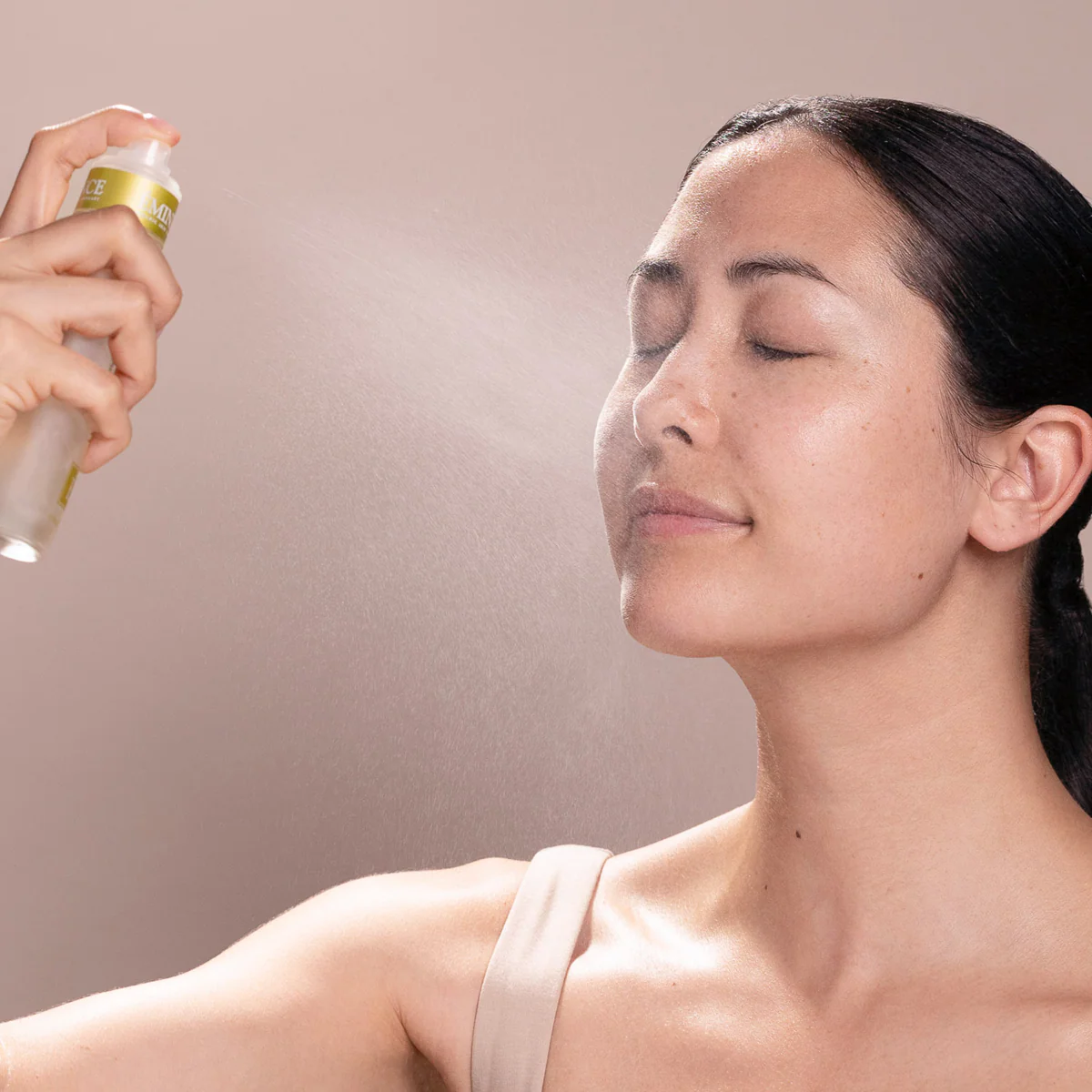Eminence Organics Hawthorn Tonique - Image 3
